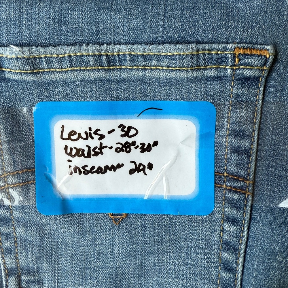 Levi’s 725 High Rise Bootcut - Size 30
